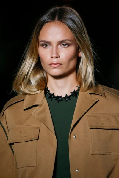 Look 9